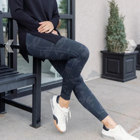 🏷️Spanx Eco Seamless Camo Leggings Gray Green Size 2X - Picture 1 of 4